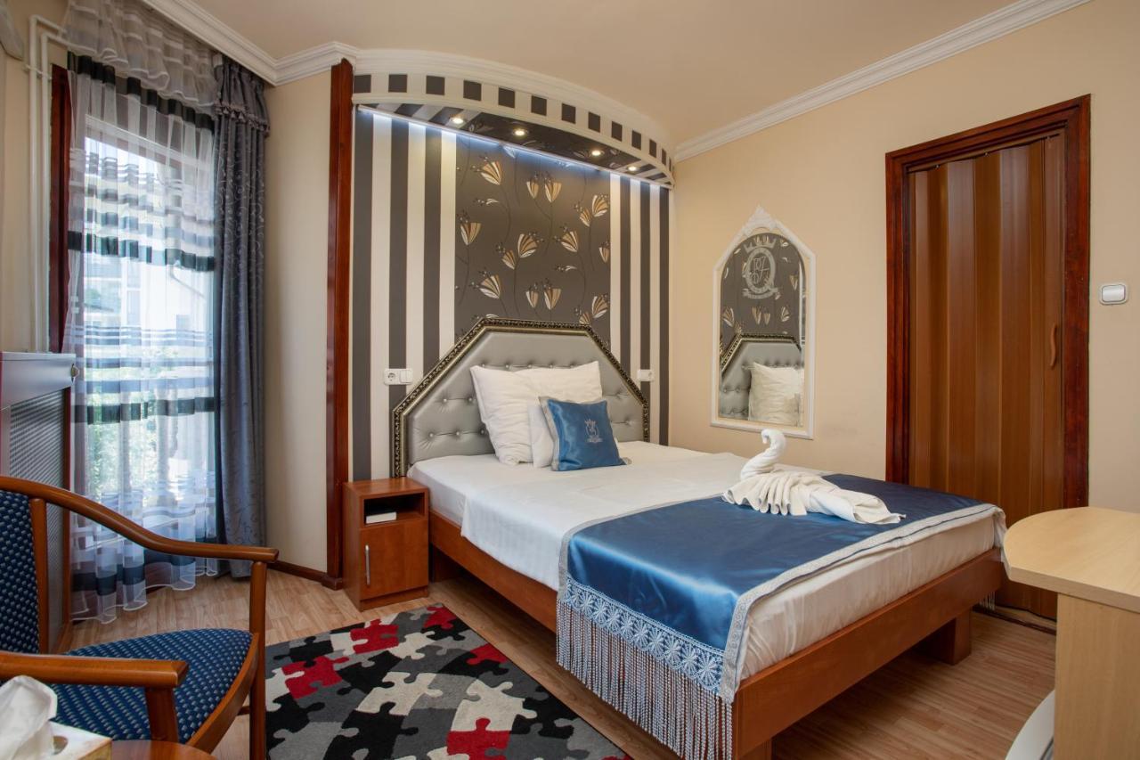 Illes Hotel Szeged Exteriör bild