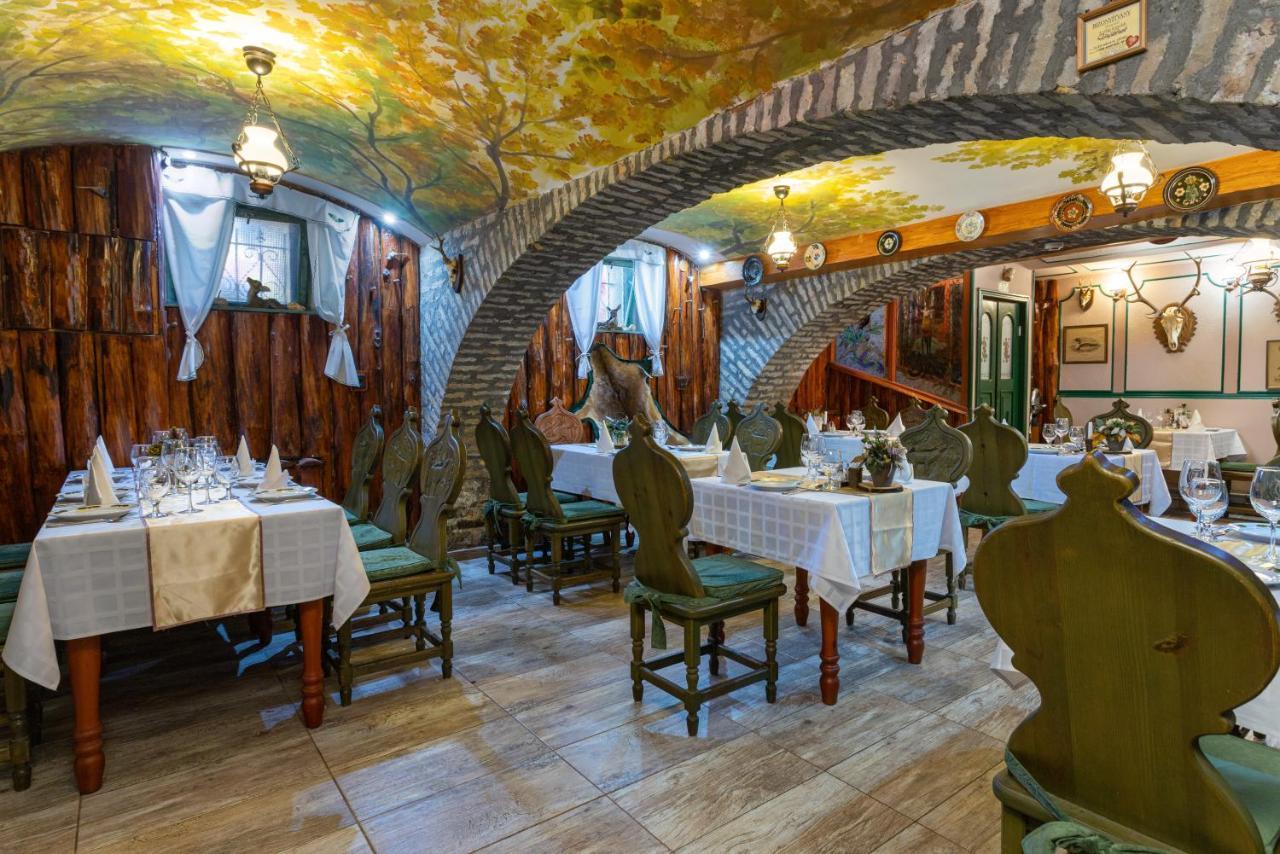 Illes Hotel Szeged Exteriör bild